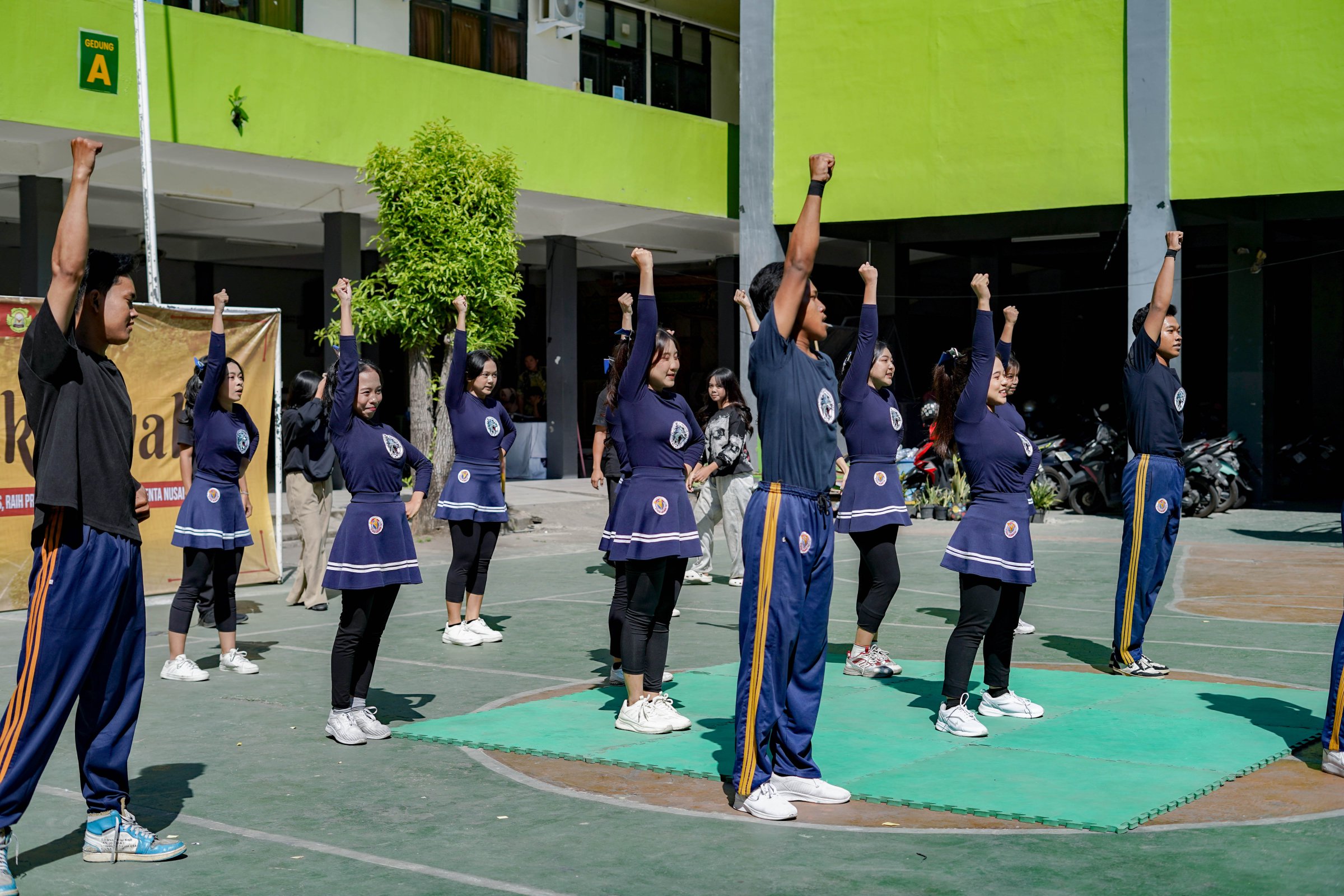 Cheerleader